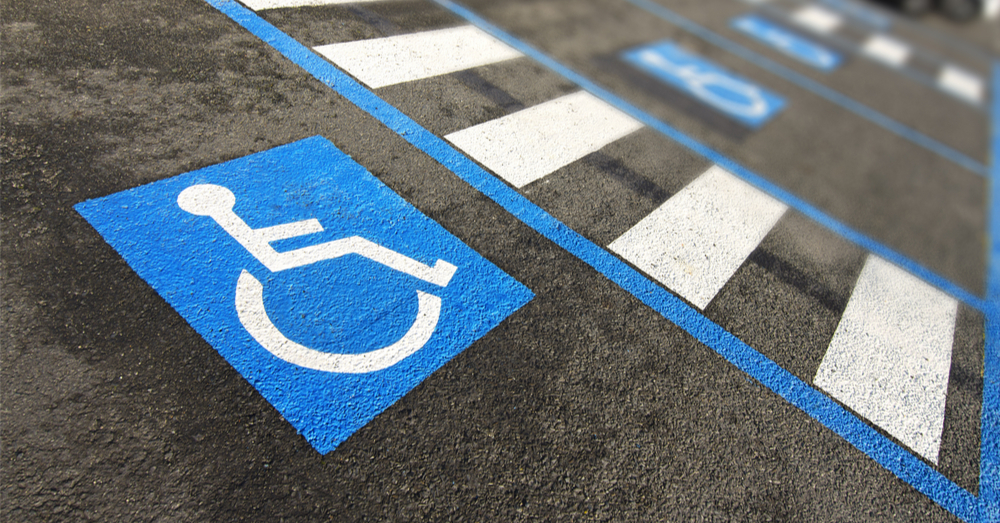 gehandicaptenparkeerplaatsen-shutterstock-604854476.jpg