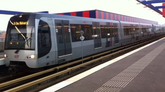 RET-Metro-SG3-op-Lijn-D---Hoogvliet
