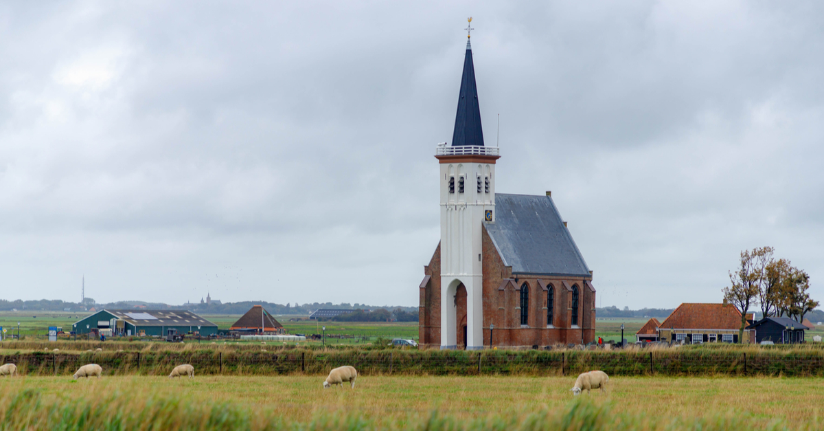 Kerk-Texel-shutterstock-1820778386.jpg